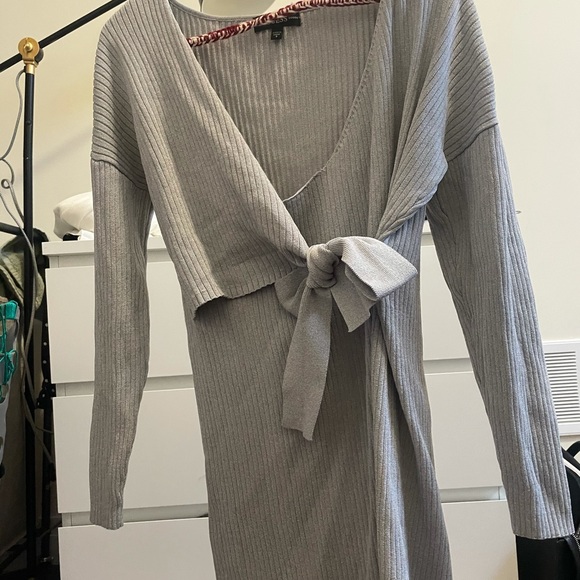 Guess wrap sweater dress - Picture 1 of 3